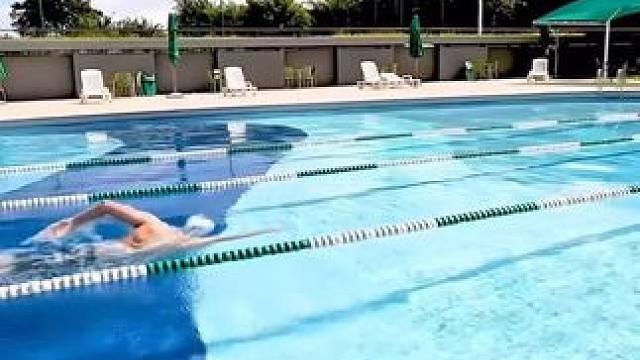 沉浸式欣赏自由泳100米挑战，动作轻松又很走水！ #自由泳 #游泳 #自由泳训练