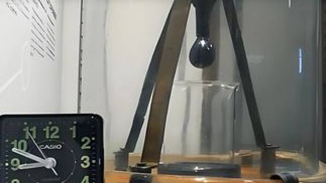 液体的石油，为什么也会硬得像石头？耗时86年的实验揭开谜底！ #科普 #涨知识 #沥青 #石油 #实