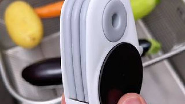 这个三合一刀头的削皮器,不管是削皮还是刨丝都特别方便,家里准备这一个就够了 #多功能削皮器