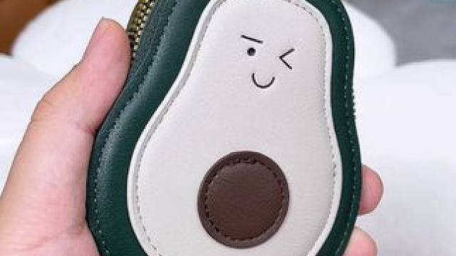 这个牛油果卡包很不错，多卡位大卡包，身份证，银行卡，健身卡，卡片都可以收纳，找取也方便#超便宜超划算