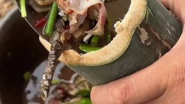 竹筒臭鱼汁焖蛋蛋蛙 #美食 #内容启发搜索 #泰国美食 #户外美食