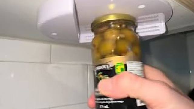 女孩子在家做饭也能轻松打开~ #玩个很新的东西 #生活好帮手