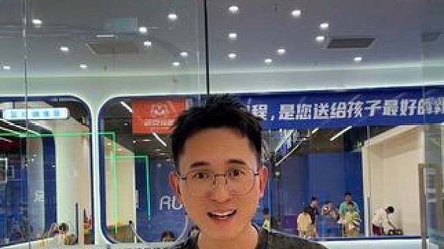 ¥9.9就能上一节洛克体育的体验课，关键还送你一个游泳圈，这波羊毛必须得薅啊！#体育精神 #篮球 #