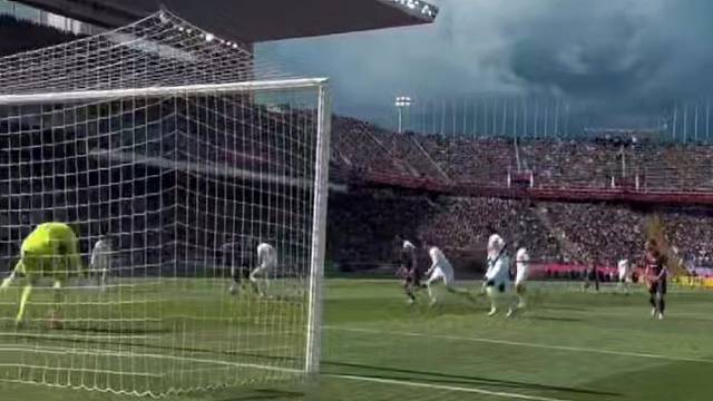 马尔又进球了 亚马尔一脚兜射，扳平比分！