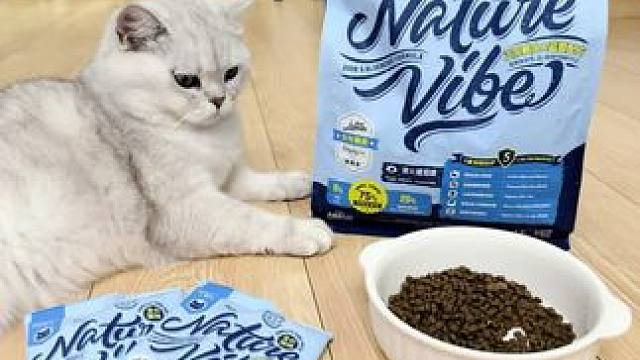 猫咪泪痕总是太多，快试试大玛仕精华鸭肉猫粮#猫粮 #猫粮推荐 #猫咪泪痕清洁