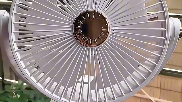 台/夹/挂 三用  自动摇头风扇