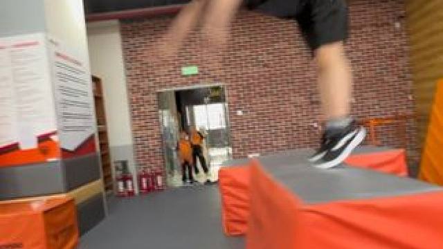 #少儿空翻教学 #每个动作都是用汗水换来的