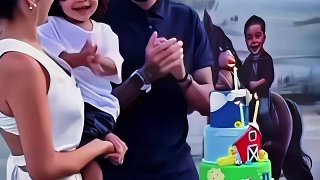 拉菲尼亚和娇妻给孩子庆生，一家人其乐融融