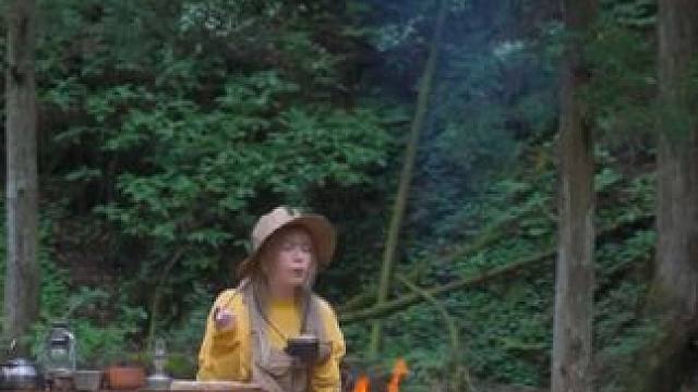 露营柴火酱油虾饭 #露营报告