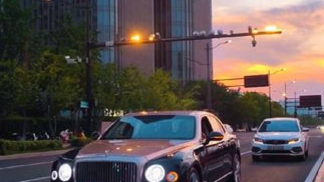 当你的认知越来越高时，你会开始真正理解身边的每一个人，没有好坏，没有对错，只是处在不同的能量频率中，