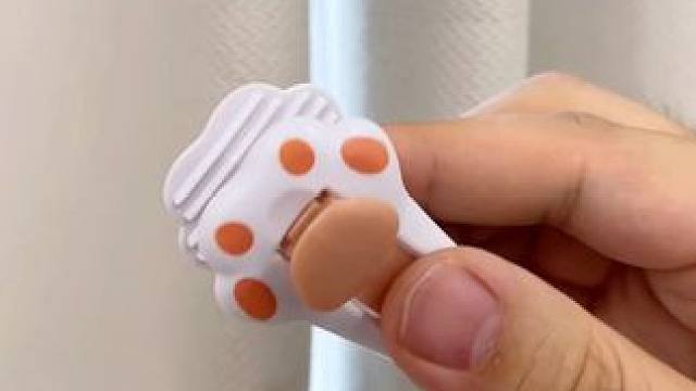 如果你家窗帘拉上总有这么一条缝漏光影响睡眠的，我教你用这个 #窗帘卡扣  #好物分享  #窗帘对扣 