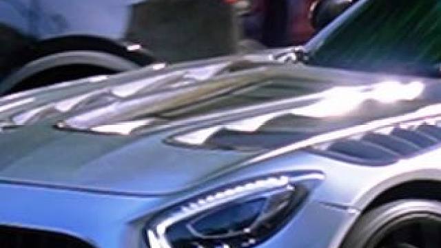 街头不是赛道，但AMG GT从不妥协。每一次轰鸣，都是在宣布：性能就是信仰。