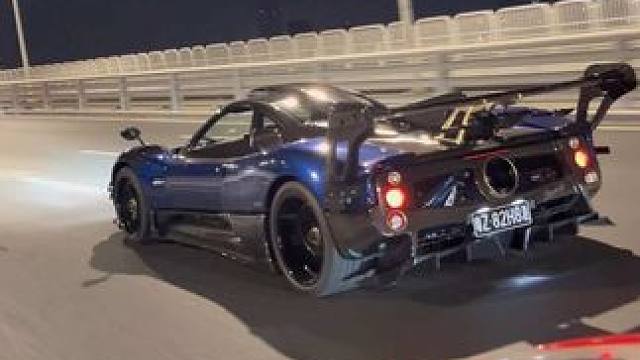 开着帕加尼，去赶飞机的Mike大佬，国内最后一次溜车了，车圈众大佬陪同送行，这场面实在太震撼了。#帕