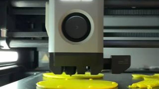 这个死鸭子杯垫不得把我朋友迷成制丈~ #可达鸭 #3d打印 #玩个很新的东西