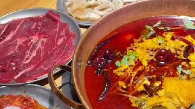 万达三楼火锅新势力！「响滇云南酸菜牛肉火锅」98元双人餐巨划算#火锅约起来  #美味盛宴 #好吃的火