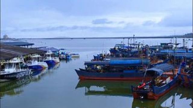 东兴京岛风景名胜区，与越南相望，京族聚居地，宾海风光极为诱人。
