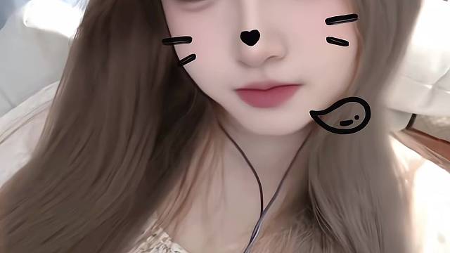 你问西湖水，偷走她的几分美～