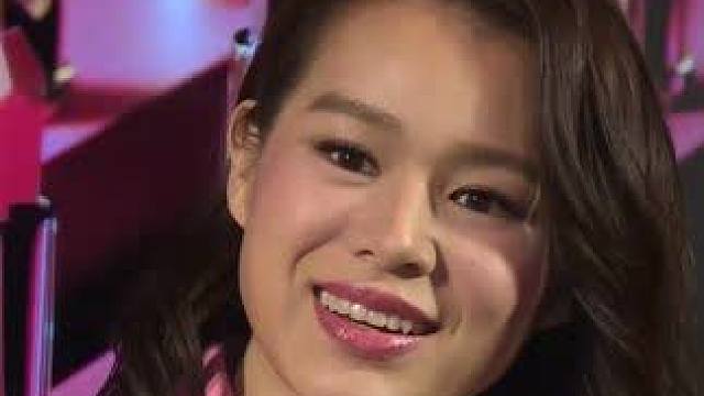 怀孕2个月拍冲突戏，产后一个月全面复工，#胡杏儿  不愧是“拼命三娘”！#东方新娱乐