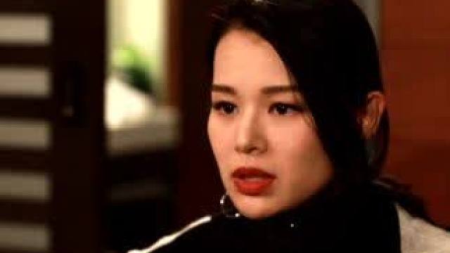 从小父母离异，大学一年级辍学，#胡杏儿  在进入TVB后不停歇地拍戏，也在实战中不断积累经验增进演技
