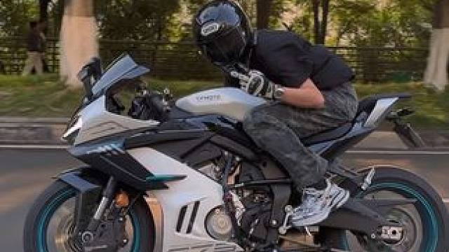 仿赛四缸遍地的时代，三缸还是你的首选吗？ #机车