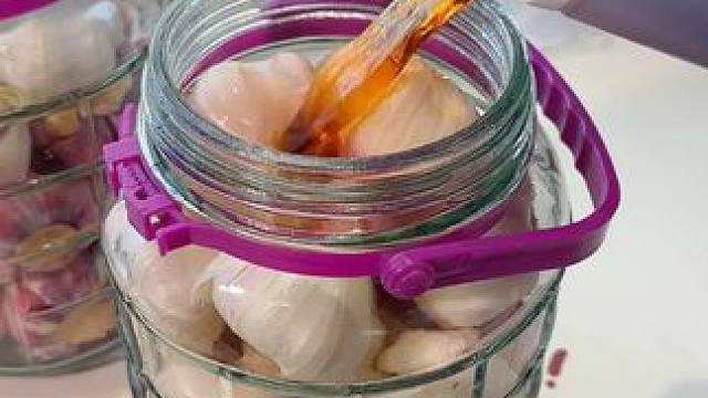 这样腌糖蒜不光简单最主要也是真好吃，关键是一点不翻车#糖蒜 #糖醋蒜
