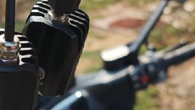 还往摩托车上装射灯？落伍啦！射灯已经淘汰了！ #射灯 #摩托车 #机车