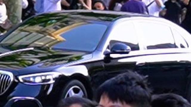 到今天才知道原来奔驰迈巴赫S480 是中国特供版 别的地方没有 听说隔壁阿三 还有s380呢#豪车欣