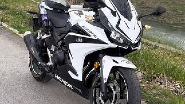 你们的#摩托车 油耗现在多少了，我的4出头了不算高吧#本田cbr400r #cbr400r