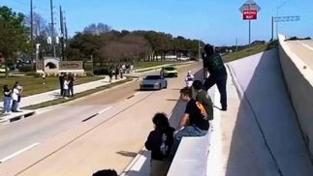 弯道快才是真的快#弯道快才是真的快 #漂移 #巅峰极速 #极限运动 #速度与激情