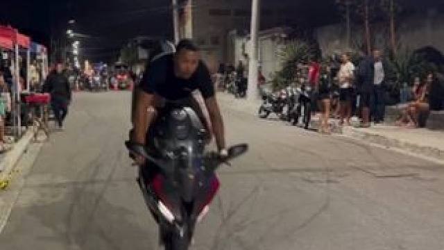 巴西仔的日常骚操作#危险动作非专业人士请勿模仿 #翘头