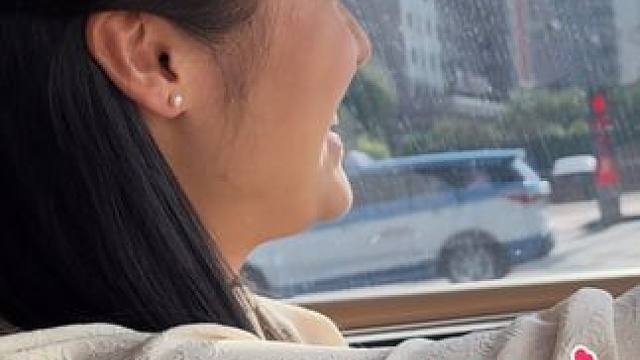 以前刚认识那会天天开空调，这认识一年多了，看来关系是真熟了 #男女关系 #剧情搞笑 #日常vlog