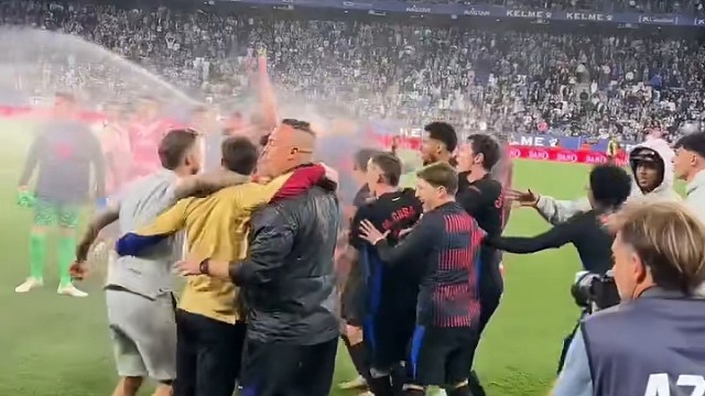 西班牙主场打开了喷水器