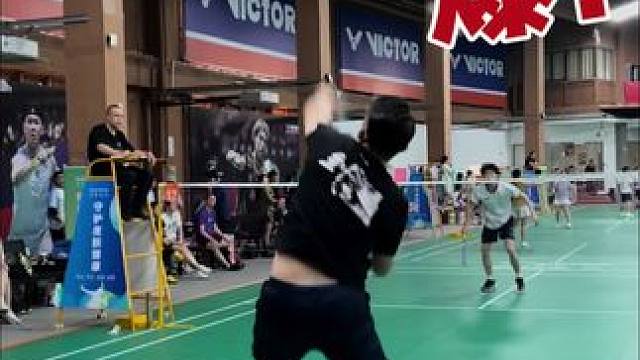 羽毛球精彩男子单打比赛