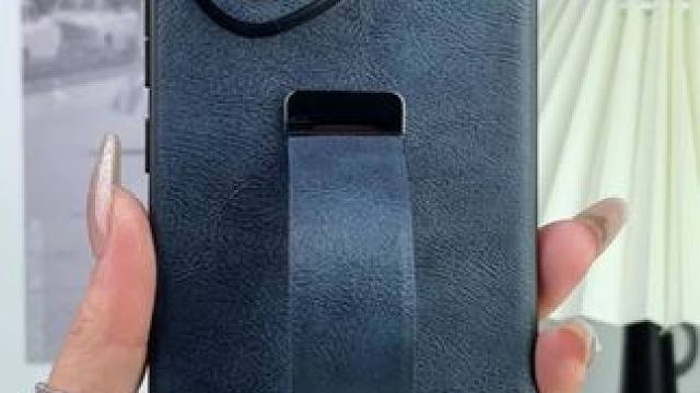 荣耀300pro腕带素皮手机壳，单手操作更稳，可当支架使用 #荣耀300ultra手机壳#荣耀300