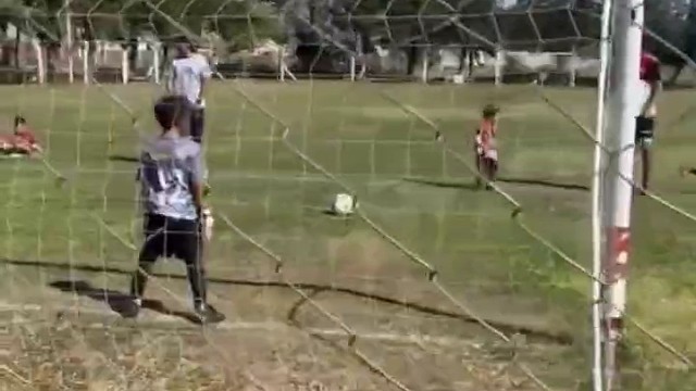 球进不进无所谓，庆祝必须到位