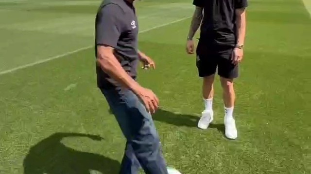 安东尼在罗马里奥面前秀转圈圈