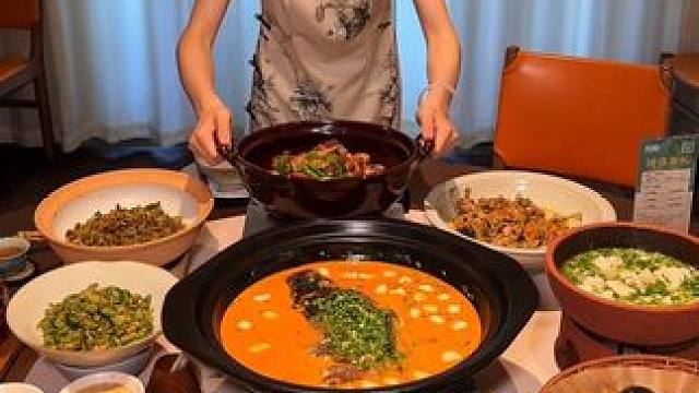 长沙土鳖柴院六周年庆活动的确给力！这下真的可以带家人朋友一起感受下夯土美学湘菜乌托邦的氛围了！是真的