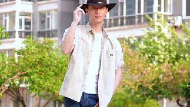 大家都想看牙牙老师跳这首，安排#广场舞 #舞蹈 #路灯下的小姑娘 #运动 #牙牙健身舞