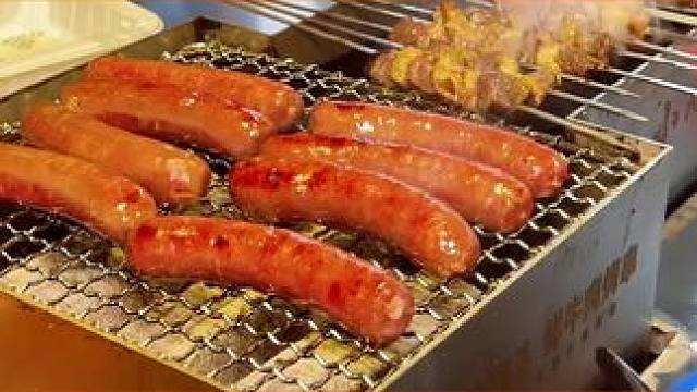 快来牛奋斗·现切鲜牛肉烤串，开启一场味蕾的狂欢盛宴，团购活动1元就能团10个生蚝，1元团10串肉串+