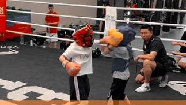 六岁小朋友 马上就打不过了 真猛#拳击 #日常vlog #励志 #小朋友 #儿童运动