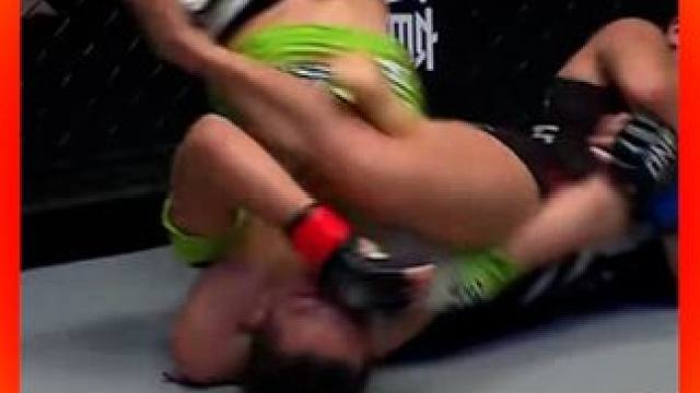 山东姑娘被掰的倒立而起，下一秒重拳爆肝完成绝地逆袭 #拳击比赛太刺激了 #综合格斗 #这操作都看傻了