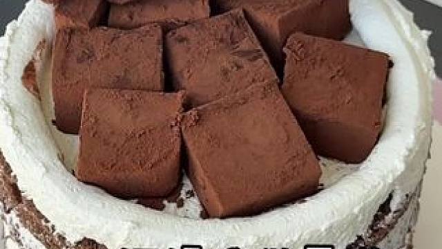 巧克力奶冻➕蓝莓的巧克力淋面蛋糕！梦情糕有了 #蛋糕制作 #动物奶油 #沉浸式#巧克力蛋糕