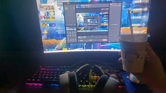 诸君与吾共饮！