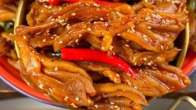 /只有鸭掌和贡菜.....邹三和把听劝贯穿下去！#鸭货美食  #追剧小零食  #好吃到停不下来