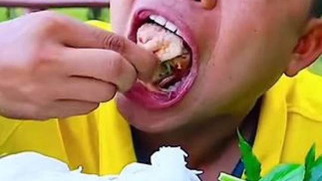 酸辣凉拌️新鲜八爪鱼 #美食 #泰国美食 #内容启发搜索 #户外美食