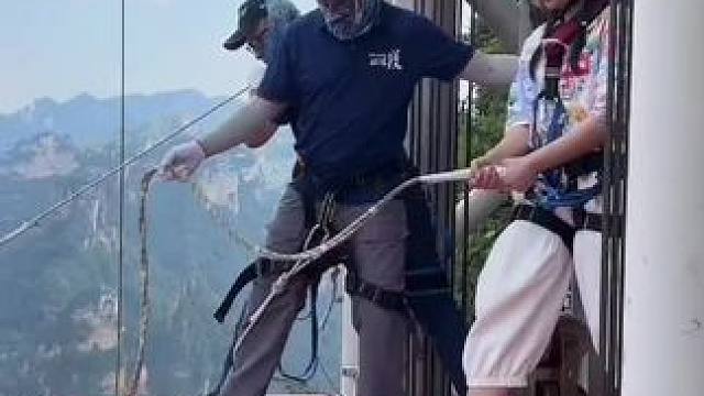 #勇敢的人先享受蹦极 #生命是千千万万次勇敢和自由 #极限荡绳 #玩的就是心跳 #专业动作请勿轻易模