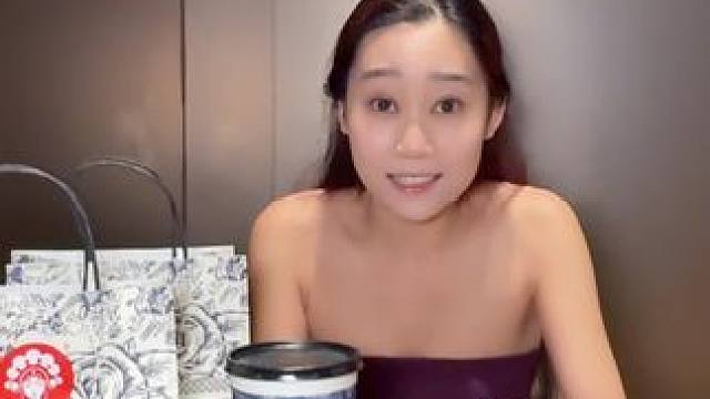 10块！一杯的霸王茶姬！两杯也才20.9数量有限！先到先得 #江西霸王茶姬 #我们开业啦 #霸王茶姬