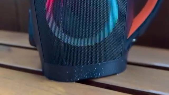 大功率户外露营蓝牙音响