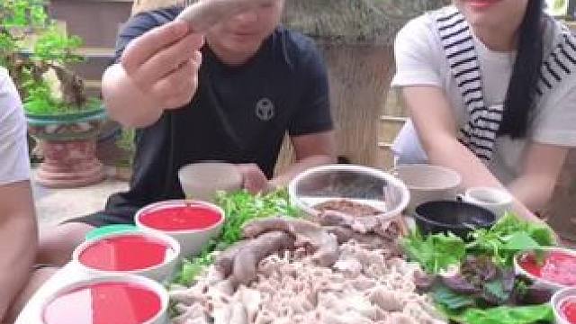 越南安叔他们来了 #越南美食 #老挝美食 #异国美食 #吃饭了朋友们 #东南亚美食