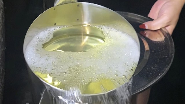 父亲零几年酿的酒，至今已有十几年了